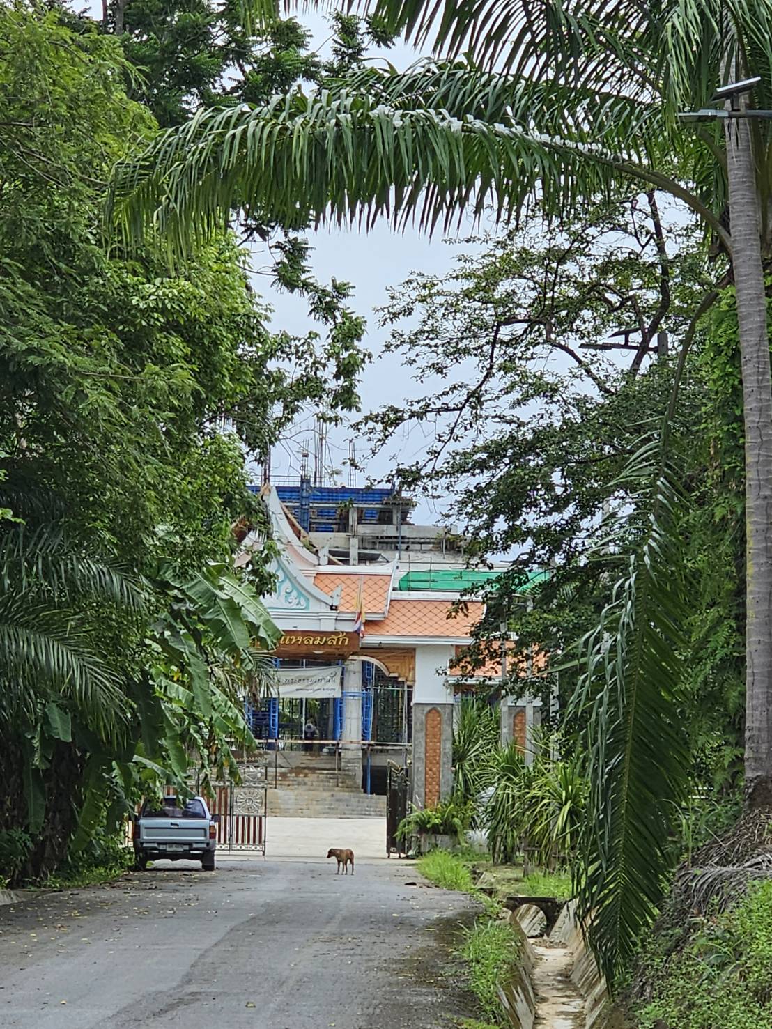 โครงการก่อสร้างอุโบสถวัดมหาธาตุแหลมสัก